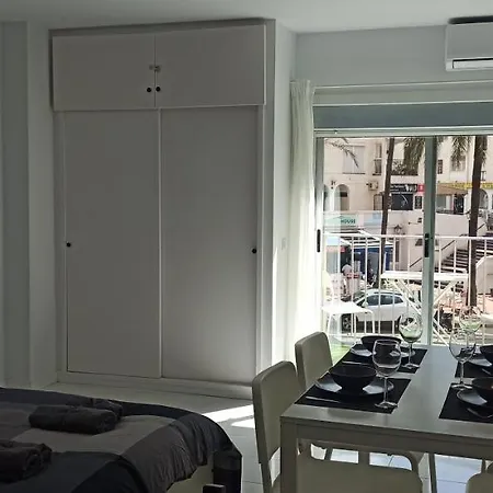 Estudio Vacacional Minerva 27 *