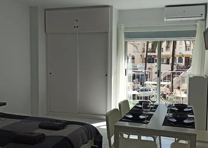 Estudio Vacacional Minerva 27 *